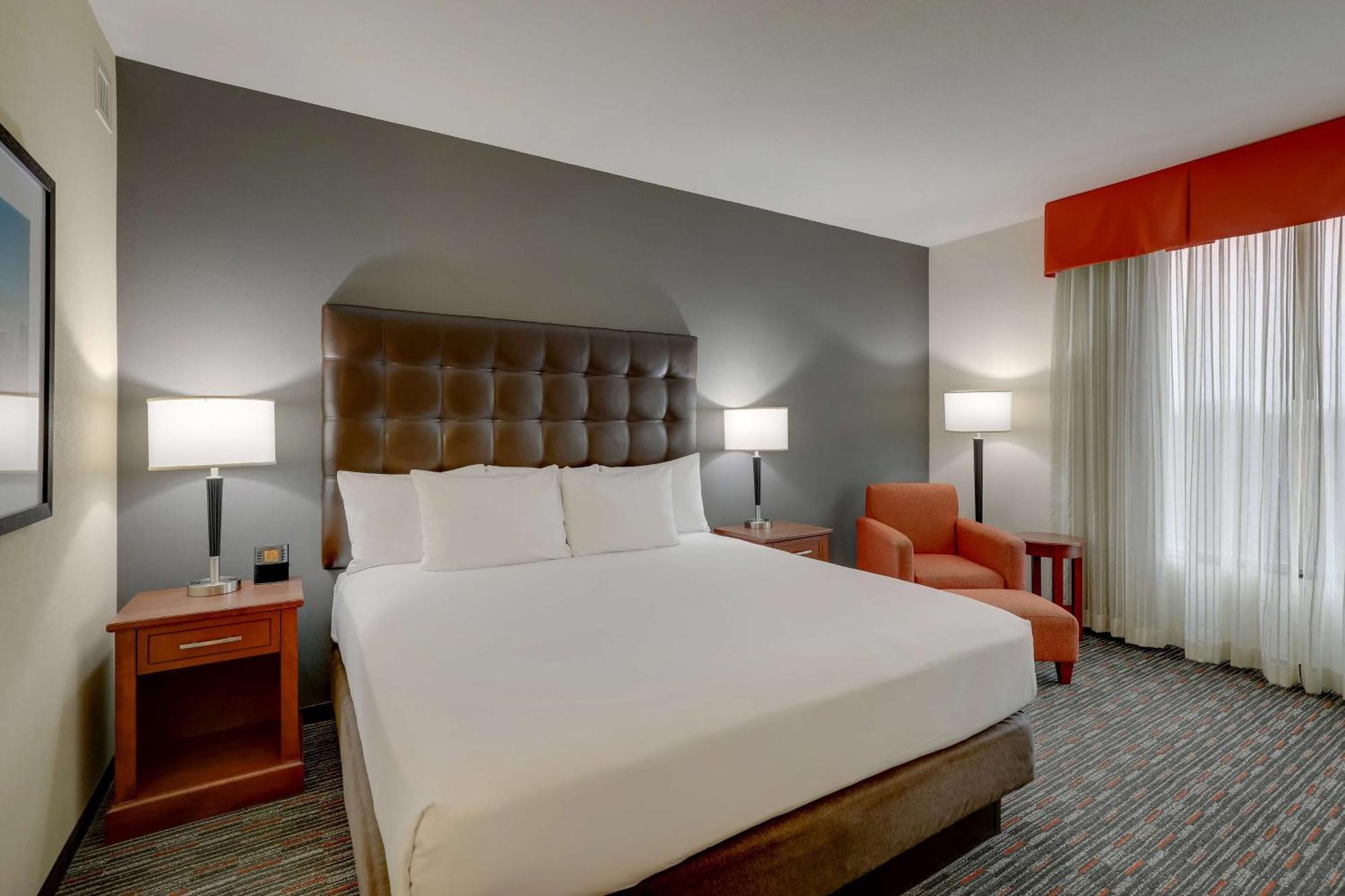 Drury Inn & Suites Charlotte Arrowood Экстерьер фото