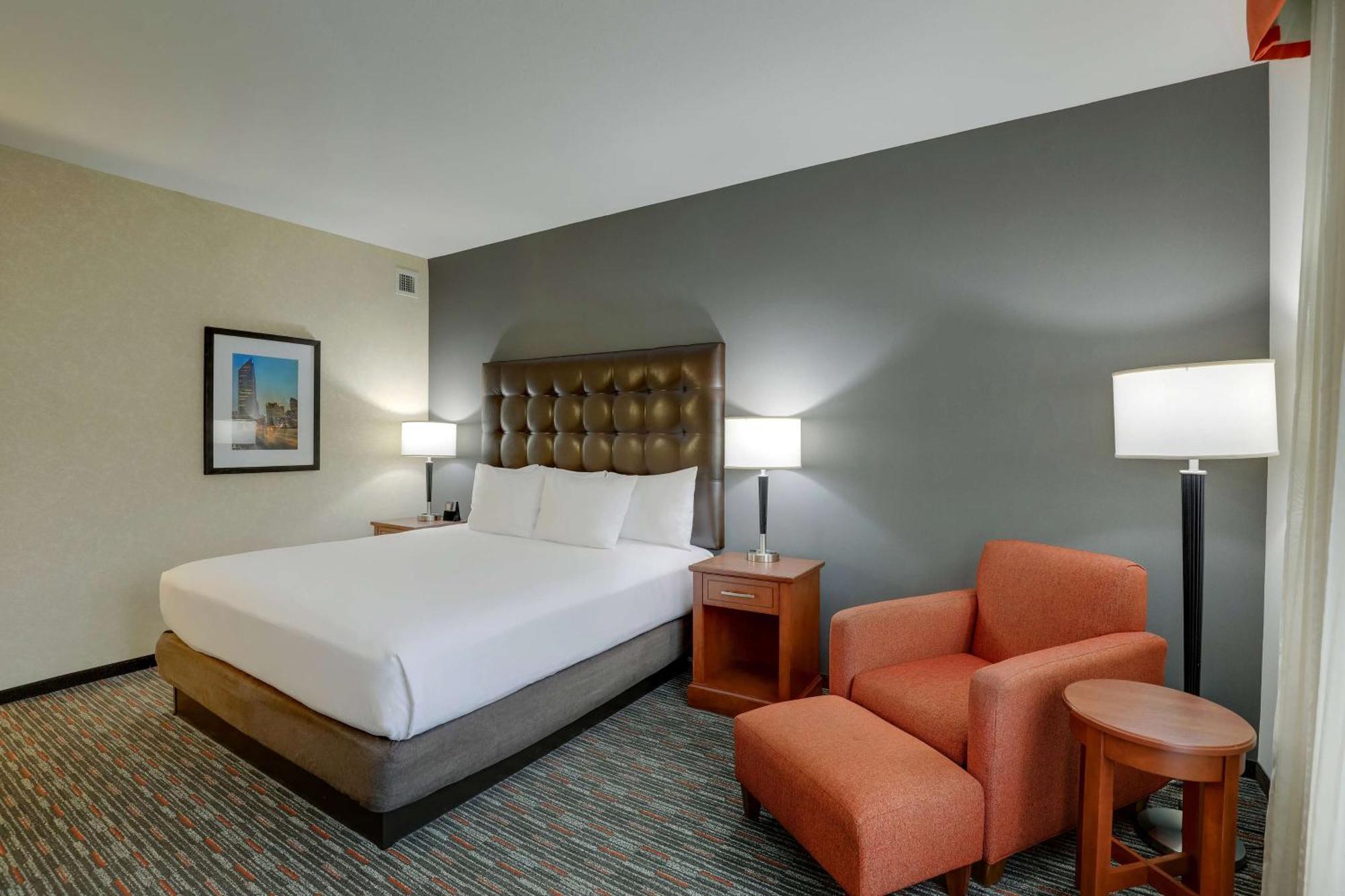 Drury Inn & Suites Charlotte Arrowood Экстерьер фото