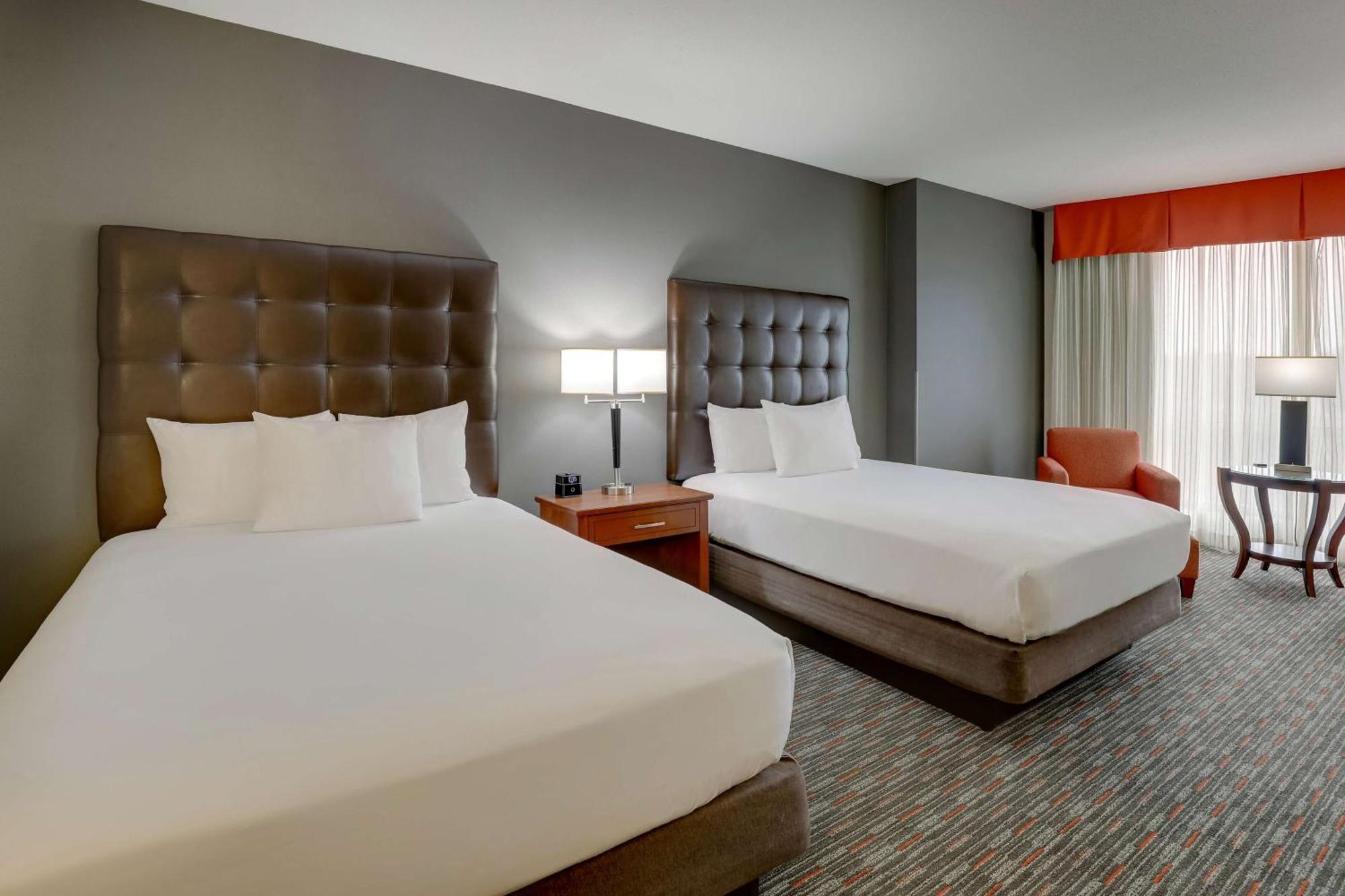 Drury Inn & Suites Charlotte Arrowood Экстерьер фото