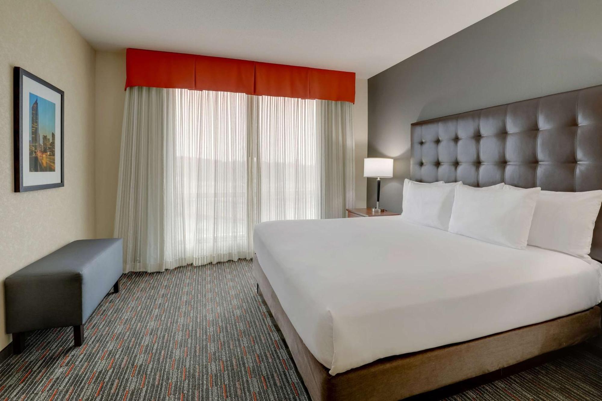 Drury Inn & Suites Charlotte Arrowood Экстерьер фото
