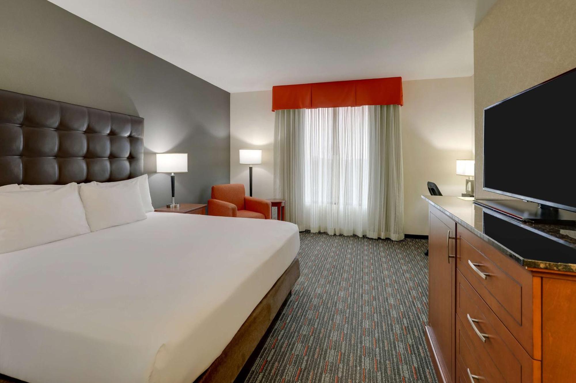 Drury Inn & Suites Charlotte Arrowood Экстерьер фото