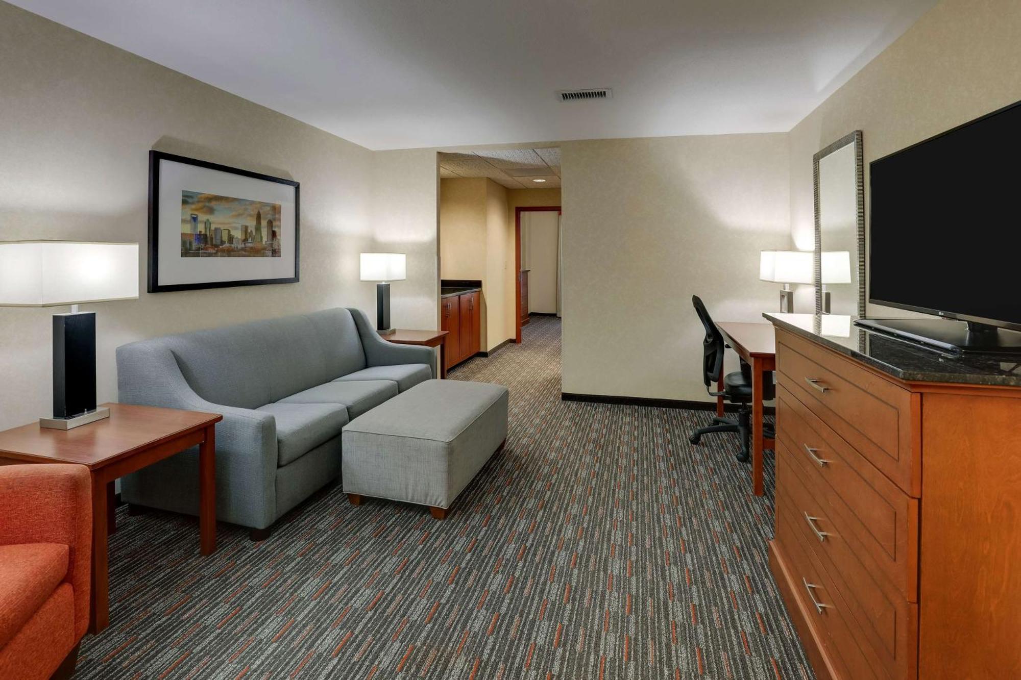 Drury Inn & Suites Charlotte Arrowood Экстерьер фото