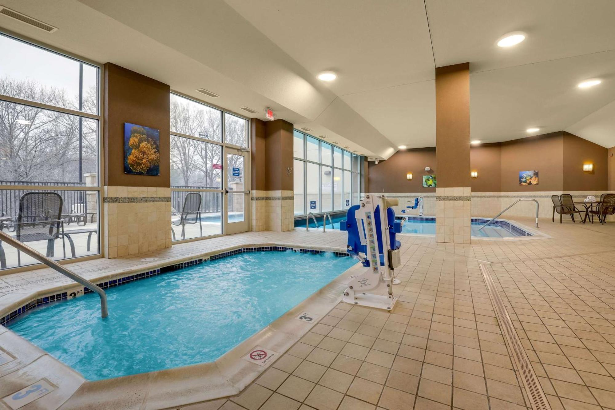 Drury Inn & Suites Charlotte Arrowood Экстерьер фото