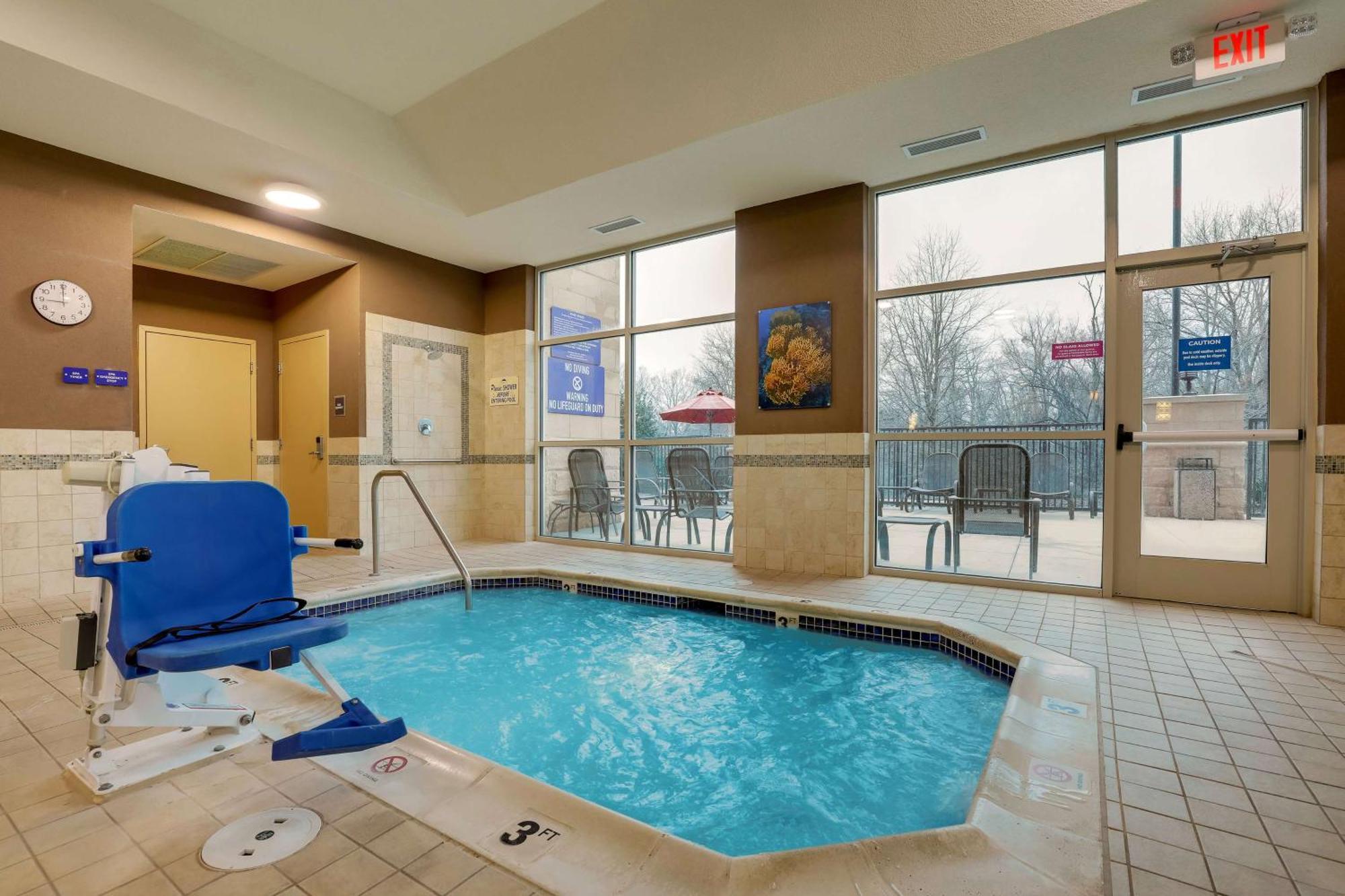 Drury Inn & Suites Charlotte Arrowood Экстерьер фото