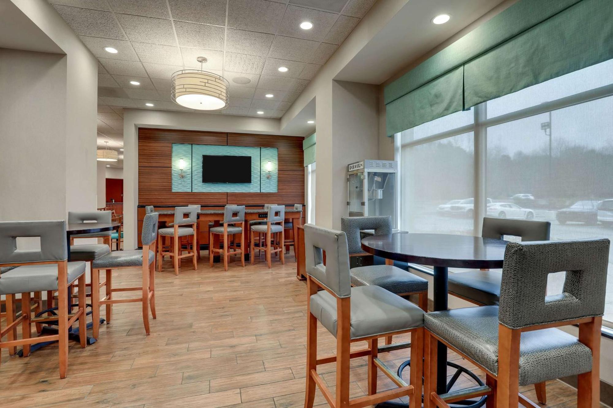 Drury Inn & Suites Charlotte Arrowood Экстерьер фото