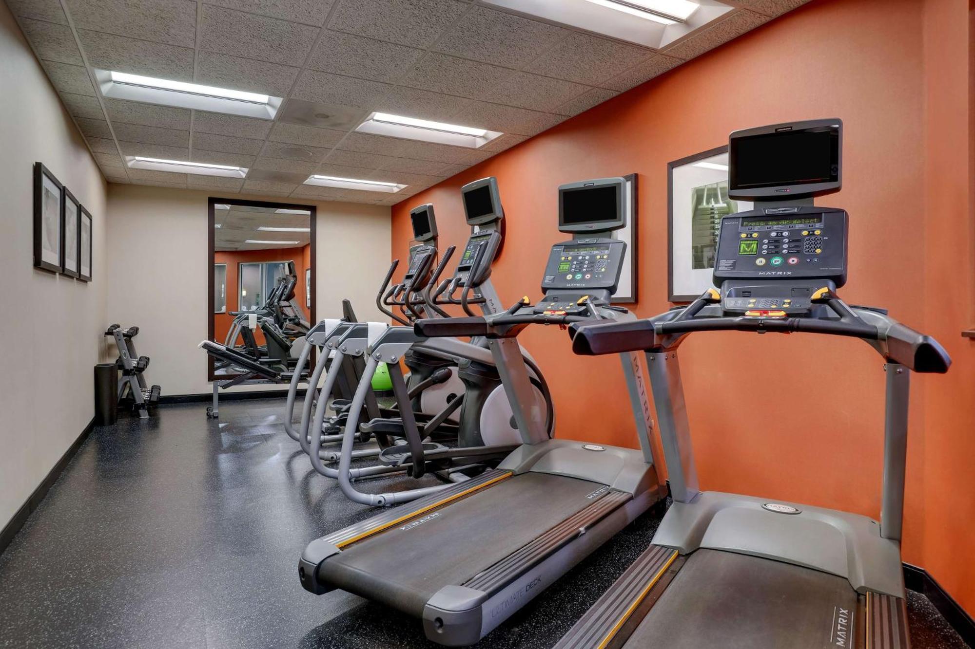 Drury Inn & Suites Charlotte Arrowood Экстерьер фото